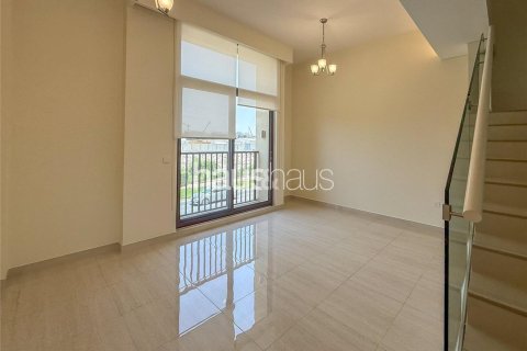 Adosado en Dubai Sports City, Dubai, 4 dormitorios, 208 m², № 44559 - foto 3