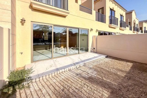 Adosado en Jumeirah Golf Estates, Dubai, 3 dormitorios, 204 m², № 44557 - foto 4
