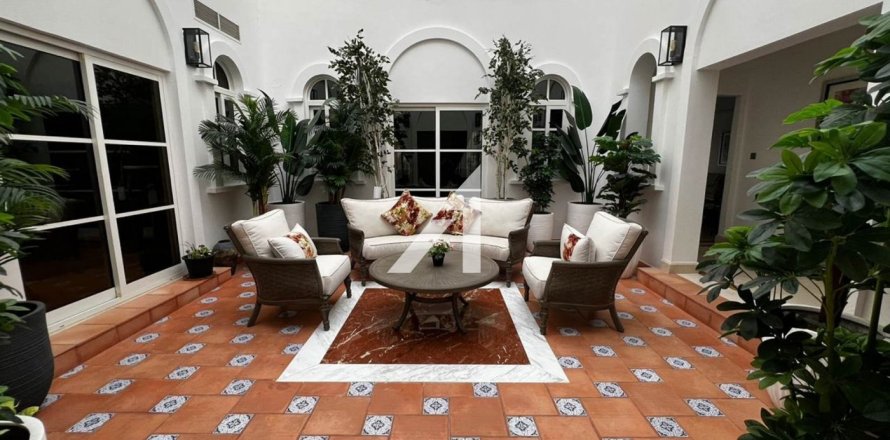 Villa en The Villa, Dubai, 5 dormitorios, 1116.6 m², № 64575