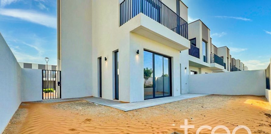Вилла в Dubai South (Dubai World Central), Дубай, 4 спальни, 222.97м², № 119564