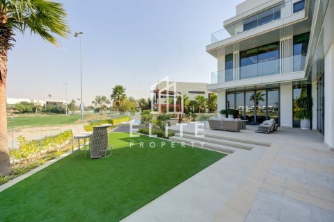 Villa in Dubai 7 bedrooms, 1021 sq.m. № 121186 - photo 2