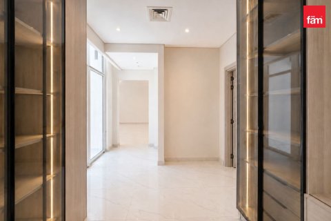 Villa in Al Furjan, Dubai 6 bedrooms, 600 sq.m. № 118296 - photo 15
