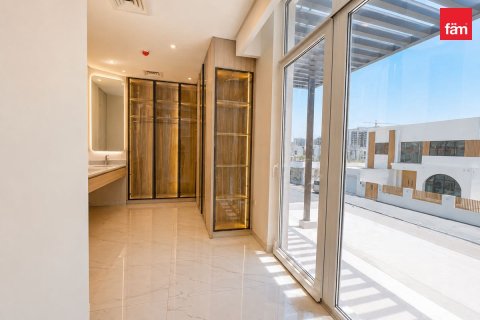 Villa in Al Furjan, Dubai 6 bedrooms, 600 sq.m. № 118296 - photo 16