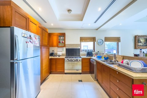 Villa in Al Furjan, Dubai 5 bedrooms, 600 sq.m. № 137796 - photo 13