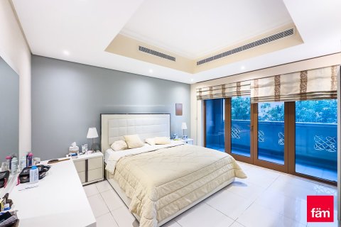 Villa in Al Furjan, Dubai 5 bedrooms, 600 sq.m. № 137796 - photo 11