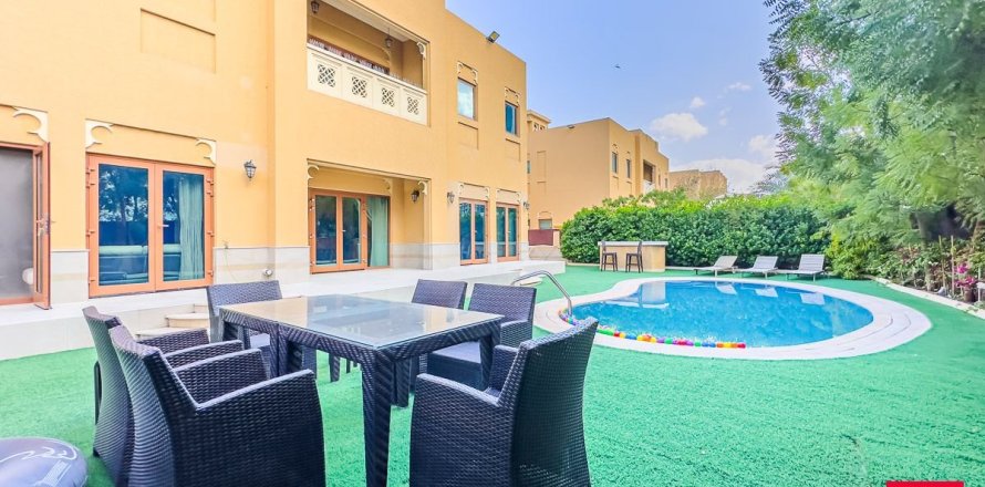 Villa in Al Furjan, Dubai 5 bedrooms, 600 sq.m. № 137796