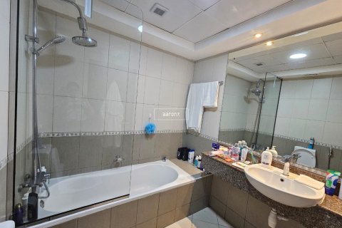 Appartement à Jumeirah Lake Towers, Dubai, 1 chambre, 76.1 m², № 48093 - photo 11
