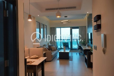 Снять в аренду квартиру в Бизнес-Бэе, Дубай: 1 спальня, 79м², № 48090 - фото 1