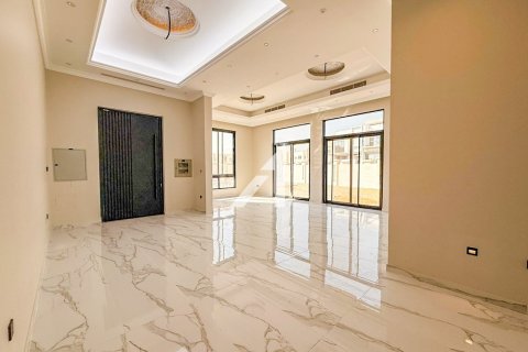 Villa à Al Aweer, Dubai, 4 chambres, 390 m², № 95337 - photo 2