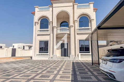 Villa à Al Aweer, Dubai, 4 chambres, 390 m², № 95337