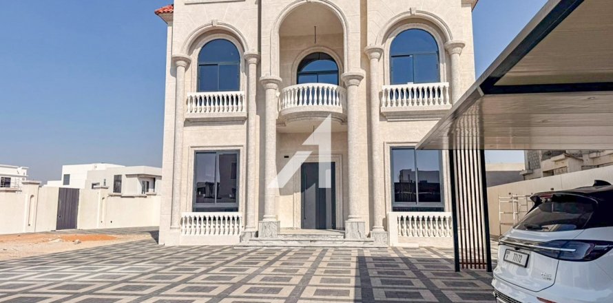 Villa à Al Aweer, Dubai, 4 chambres, 390 m², № 95337
