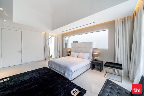 Villa in Palm Jumeirah, Dubai 621.8 sq.m. № 110670 - photo 2
