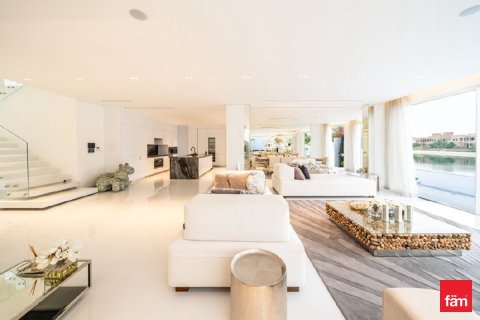 Villa in Palm Jumeirah, Dubai 621.8 sq.m. № 110670 - photo 9