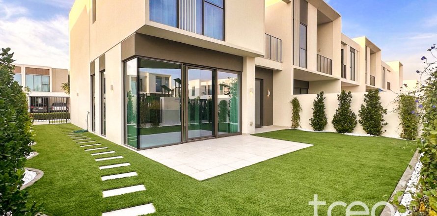 Townhouse in The Valley, Dubai 4 bedrooms, 330.36 sq.m. № 136222