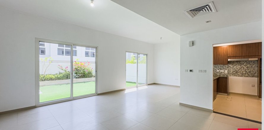 Таунхаус в Дубае, 3 спальни, 180.8м², № 13828