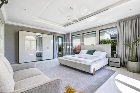 Villa en Palm Jumeirah, Dubai, 5 dormitorios, 657.6 m², № 12251 - foto 11