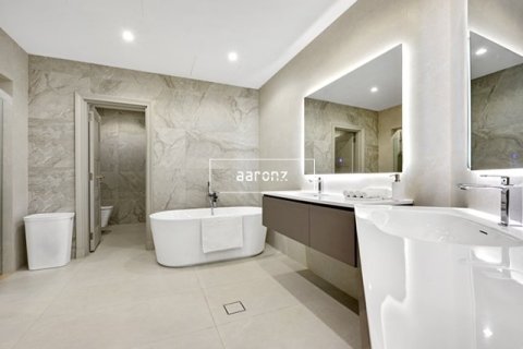 Villa en Palm Jumeirah, Dubai, 5 dormitorios, 657.6 m², № 12251 - foto 21