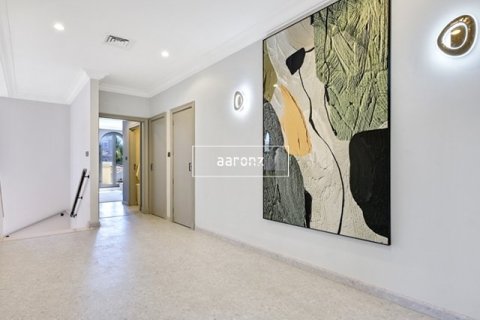 Villa en Palm Jumeirah, Dubai, 5 dormitorios, 657.6 m², № 12251 - foto 7