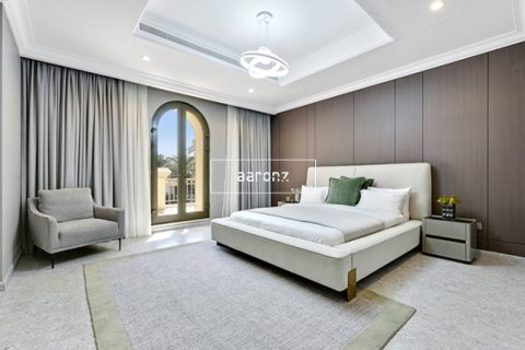 Villa en Palm Jumeirah, Dubai, 5 dormitorios, 657.6 m², № 12251 - foto 16