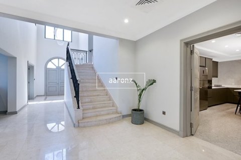 Villa en Palm Jumeirah, Dubai, 5 dormitorios, 657.6 m², № 12251 - foto 6