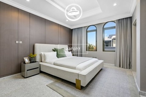 Villa en Palm Jumeirah, Dubai, 5 dormitorios, 657.6 m², № 12251 - foto 9