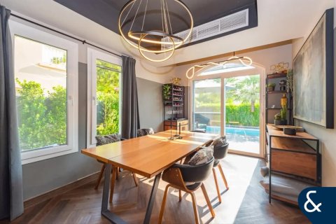 Купить виллу в Springs 15, The Springs, Дубай: 2 спальни, 167м², № 78935 - фото 2