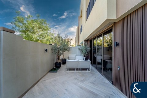 Villa in Victory Heights, Dubai Sports City, Dubai 4 bedrooms, 343 sq.m. № 78934
