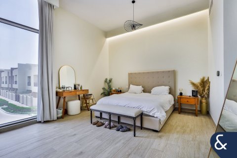 Villa en Victory Heights, Dubai Sports City, Dubai, 4 dormitorios, 343 m², № 78934 - foto 8