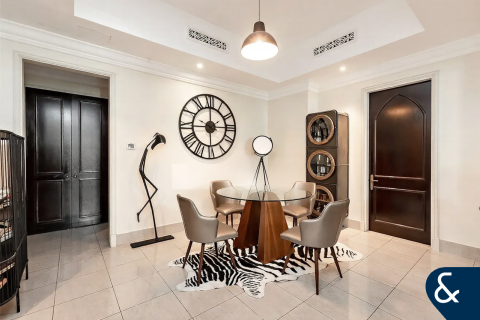 Apartment in Downtown Dubai (Downtown Burj Dubai), Dubai 2 bedrooms, 132 sq.m. № 78942 - photo 2