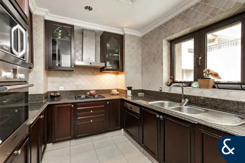 Apartment in Downtown Dubai (Downtown Burj Dubai), Dubai 2 bedrooms, 132 sq.m. № 78942 - photo 8