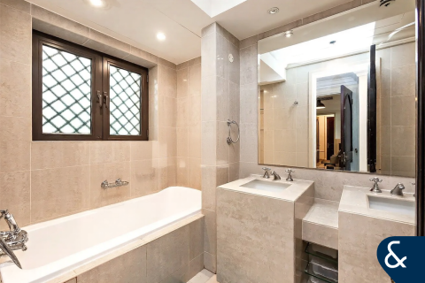 Apartment in Downtown Dubai (Downtown Burj Dubai), Dubai 2 bedrooms, 132 sq.m. № 78942 - photo 11