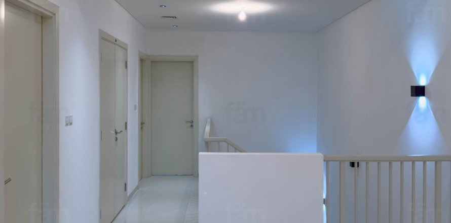 Таунхаус в Дубае, 3 спальни, 335.3м², № 69451