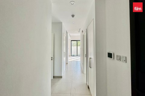 Villa in Dubai 4 bedrooms, 226.5 sq.m. № 141593 - photo 4