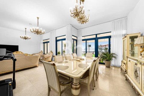 Adosado en Palm Jumeirah, Dubai, 5 dormitorios, 340 m², № 25096 - foto 18