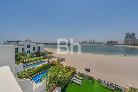 Adosado en Palm Jumeirah, Dubai, 5 dormitorios, 340 m², № 25096 - foto 2