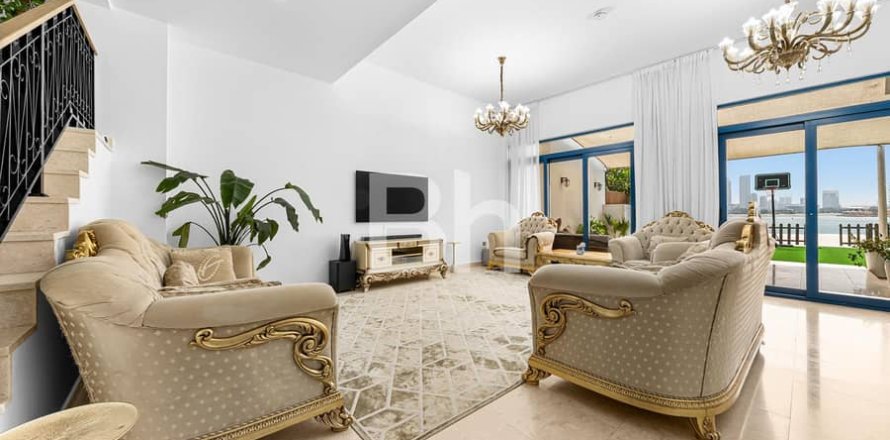 Adosado en Palm Jumeirah, Dubai, 5 dormitorios, 340 m², № 25096
