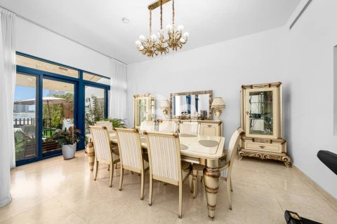 Adosado en Palm Jumeirah, Dubai, 5 dormitorios, 340 m², № 25096 - foto 17
