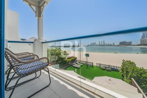 Adosado en Palm Jumeirah, Dubai, 5 dormitorios, 340 m², № 25096 - foto 15