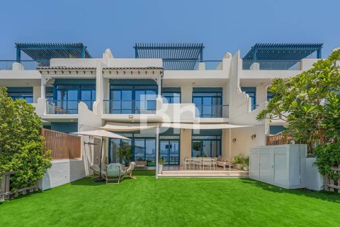 Adosado en Palm Jumeirah, Dubai, 5 dormitorios, 340 m², № 25096 - foto 23