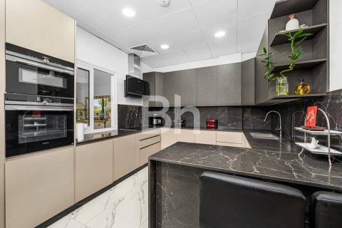 Adosado en Palm Jumeirah, Dubai, 5 dormitorios, 340 m², № 25096 - foto 19