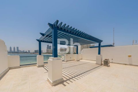 Adosado en Palm Jumeirah, Dubai, 5 dormitorios, 340 m², № 25096 - foto 4