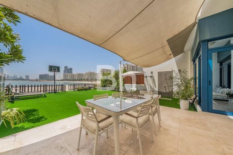 Adosado en Palm Jumeirah, Dubai, 5 dormitorios, 340 m², № 25096 - foto 20