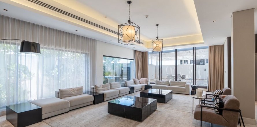 Villa in Dubai 6 bedrooms, 1534.2 sq.m. № 137781