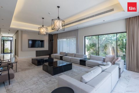 Villa in Dubai 6 bedrooms, 1534.2 sq.m. № 137781 - photo 2