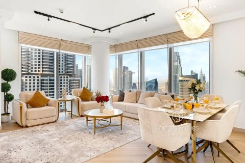 Снять в аренду квартиру в Даунтаун Дубай (Даунтаун Бурдж Дубай), Дубай: 2 спальни, 130м², № 99687 - фото 2