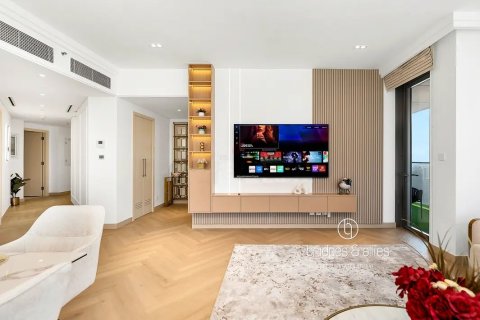 Снять в аренду квартиру в Даунтаун Дубай (Даунтаун Бурдж Дубай), Дубай: 2 спальни, 130м², № 99687 - фото 3