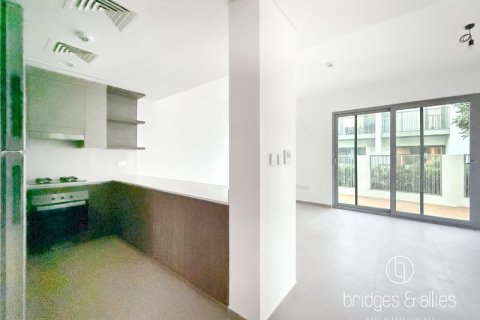 Снять в аренду виллу в Tilal Al Ghaf, Дубай: 4 спальни, 219м², № 99686 - фото 4