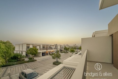 Вилла в Tilal Al Ghaf, Дубай, 4 спальни, 219м², № 99686