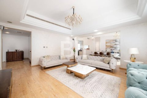 Villa en Dubai Sports City, Dubai, 5 dormitorios, 446 m², № 24324 - foto 13
