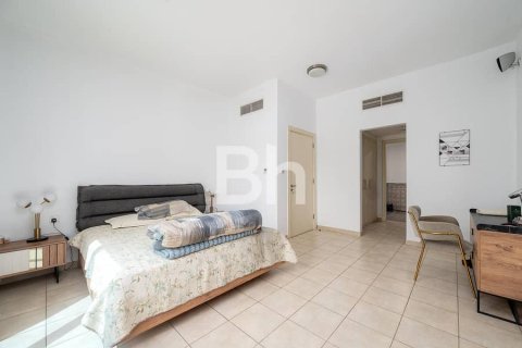 Villa en Dubai Sports City, Dubai, 5 dormitorios, 446 m², № 24324 - foto 4